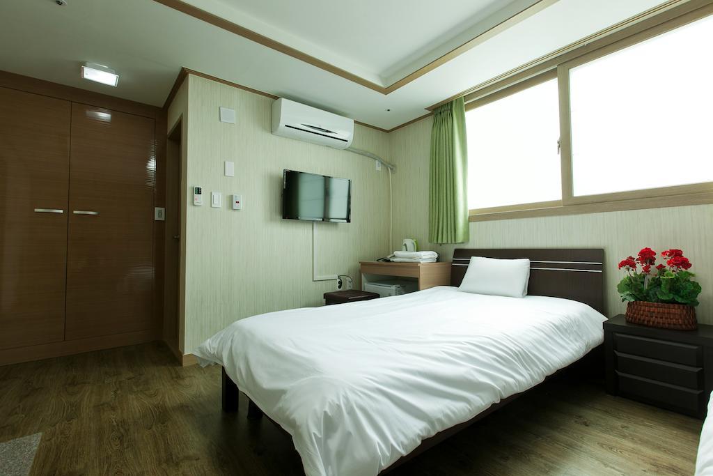 Olle Tourist Hotel Чеджудо Экстерьер фото