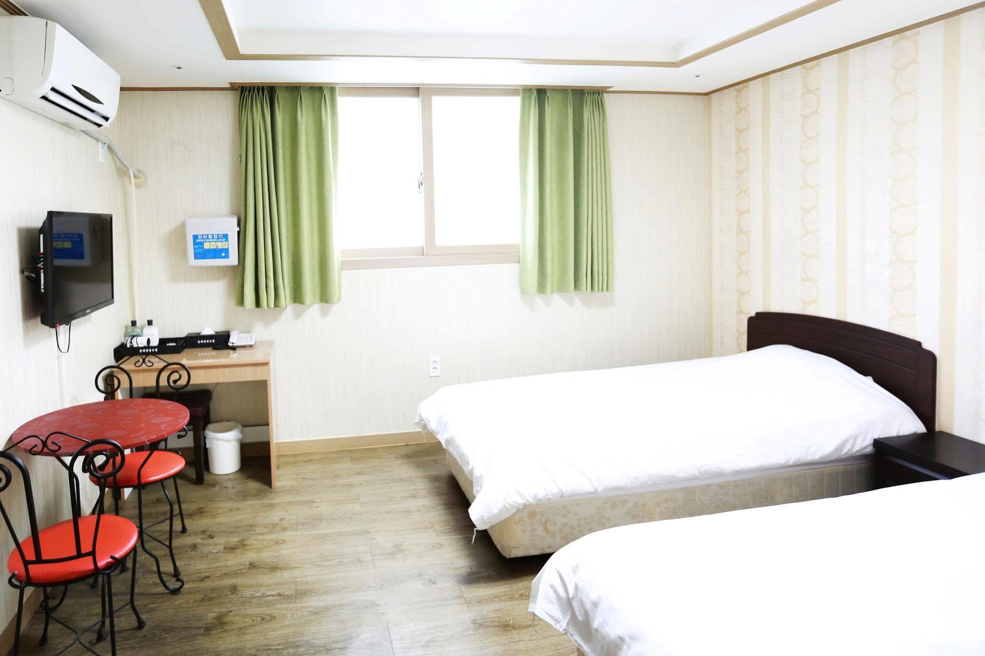 Olle Tourist Hotel Чеджудо Экстерьер фото